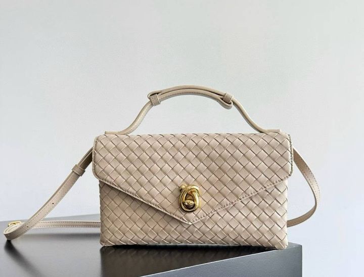 BOTTEGA VENETA KNOT LOCK 金屬繩索釦編織包 杏色 11.30.18