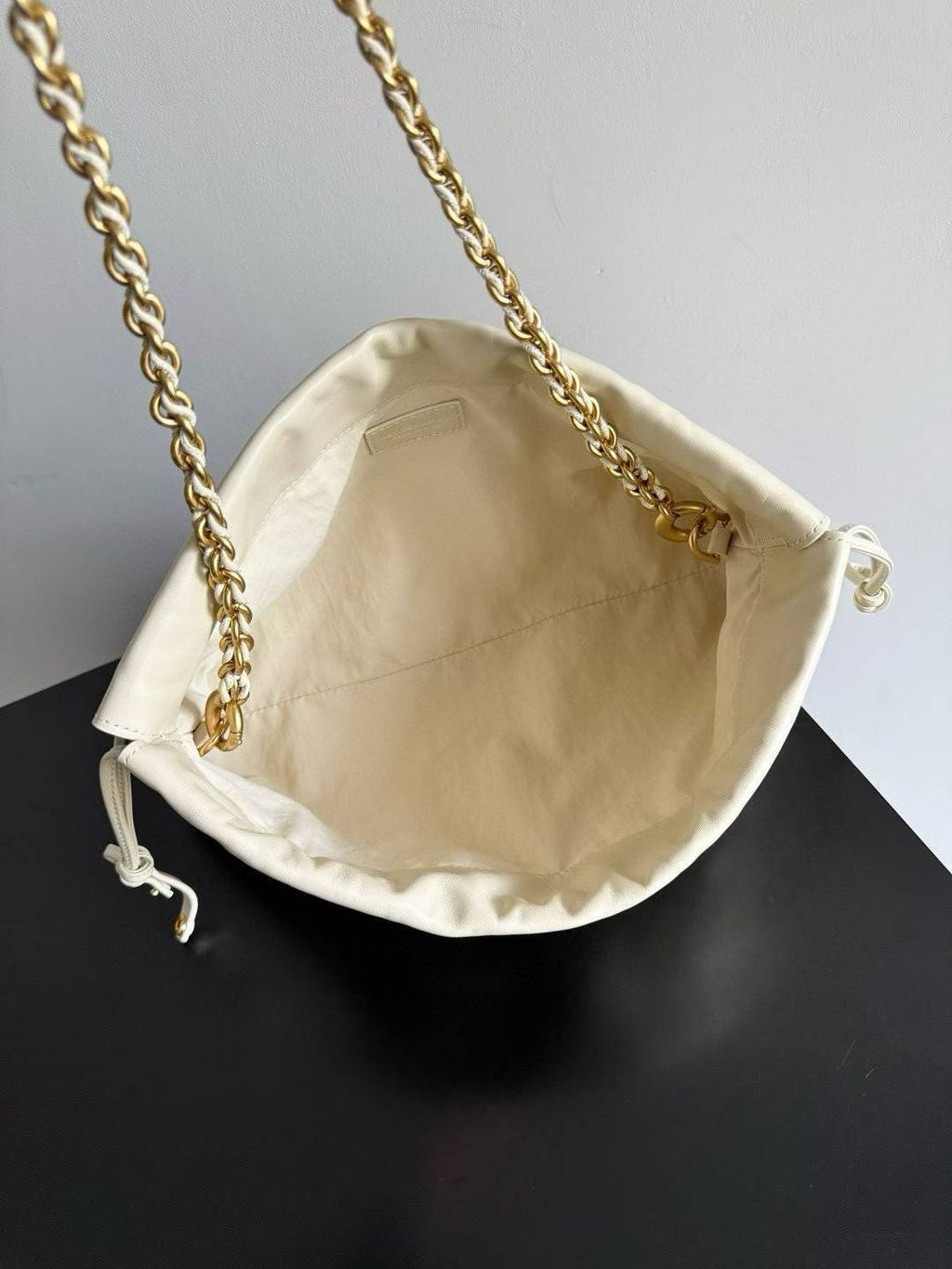 BOTTEGA VENETA DUSTBAG NOTTE 鏈條編織包 海鹽色 11.51.12
