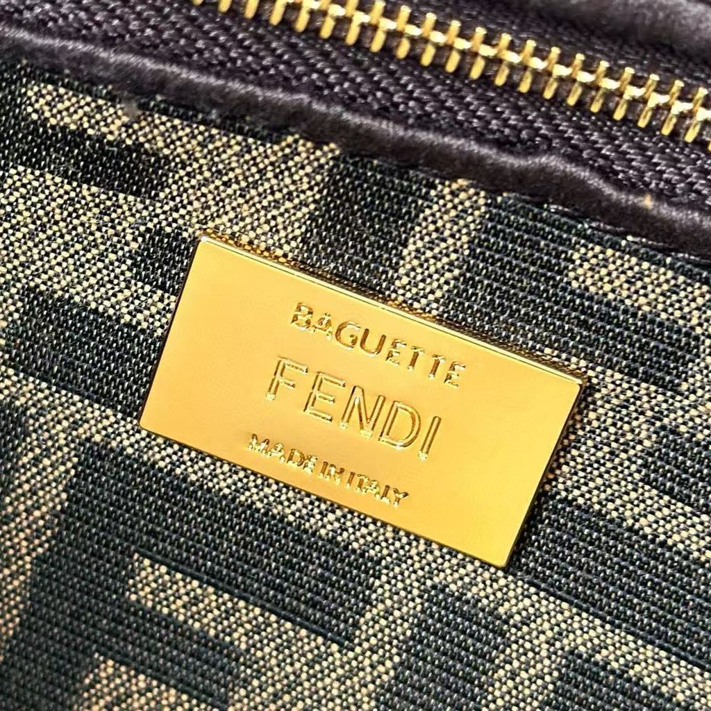 Fendi 法棍包7