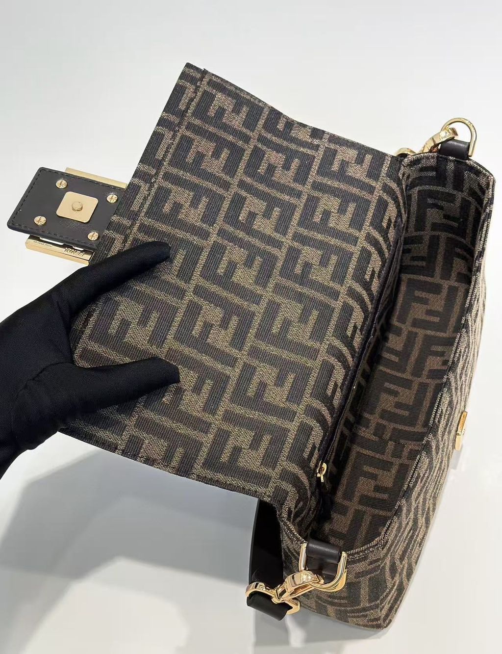 Fendi 法棍包2