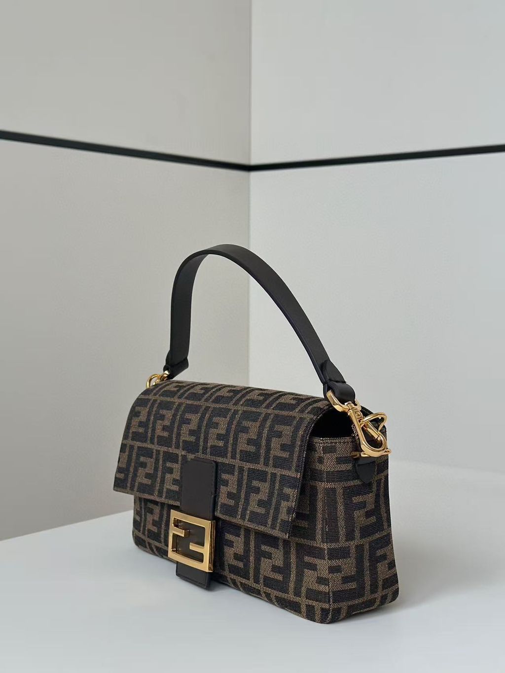 Fendi 法棍包9