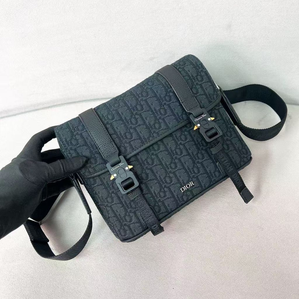 Dior 2025 郵差包6