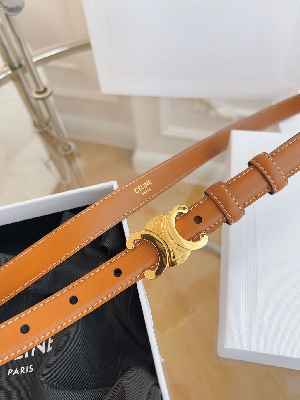 CELINE 平滑小牛皮TRIOMPHE皮帶 棕色金扣6