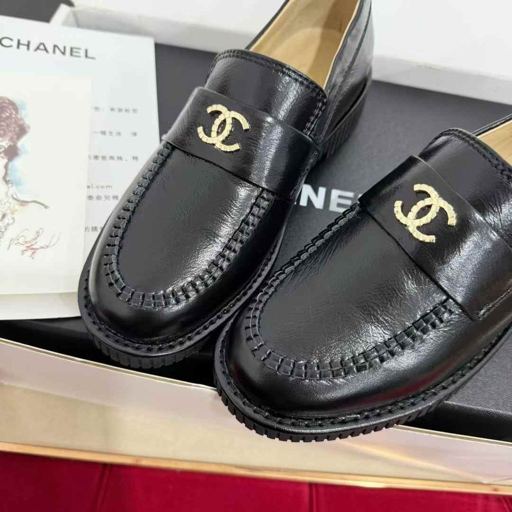 CHANEL 25C 油蠟小牛皮樂福鞋9