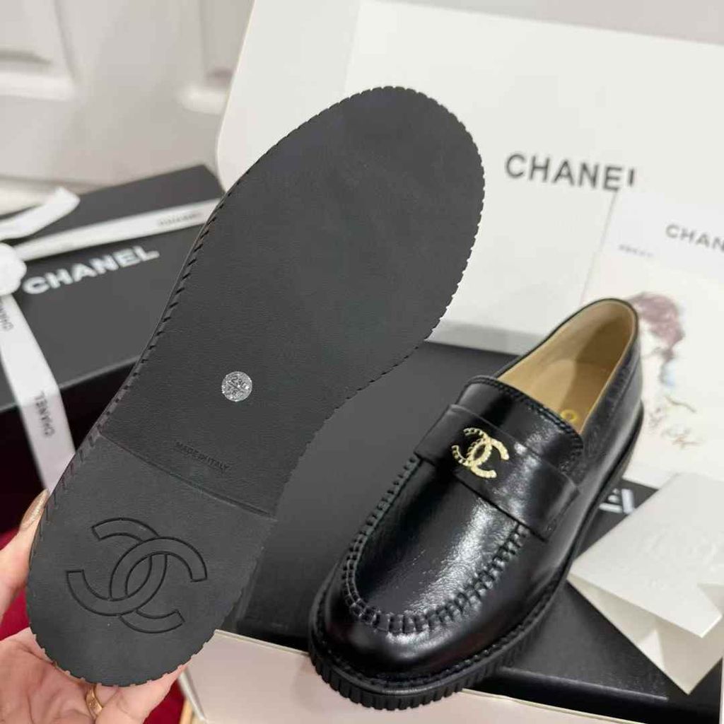CHANEL 25C 油蠟小牛皮樂福鞋10