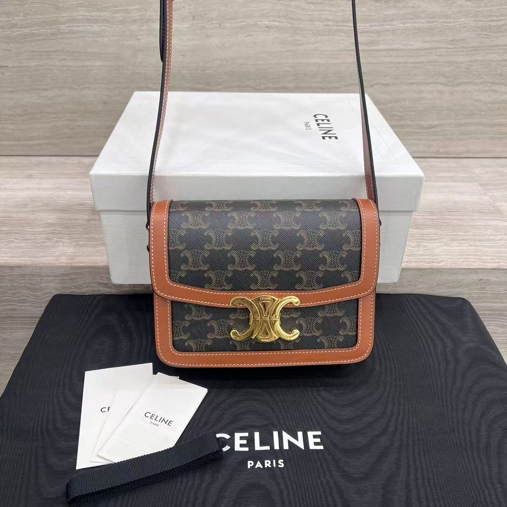 CELINE TRIOMPHE 標誌印花牛皮革郵差包3