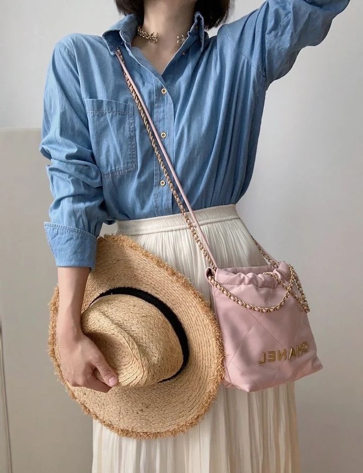 CHANEL 22MINI BAG 櫻花粉5