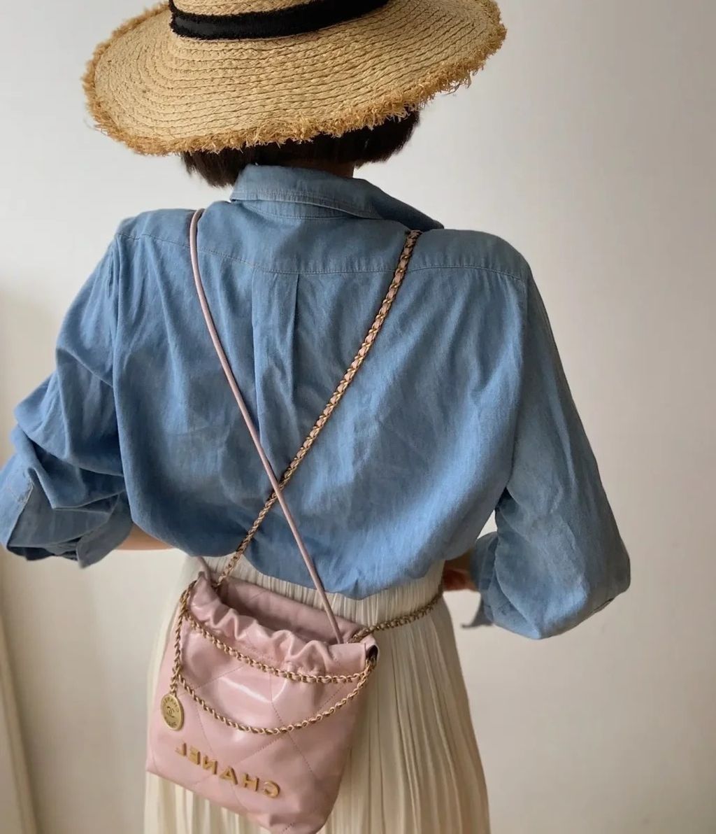 CHANEL 22MINI BAG 櫻花粉4