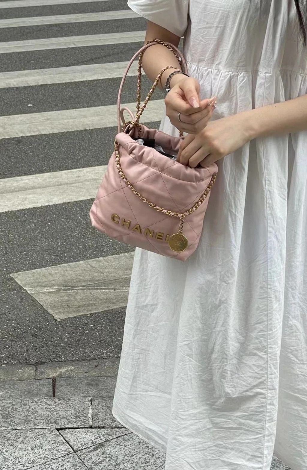 CHANEL 22MINI BAG 櫻花粉1