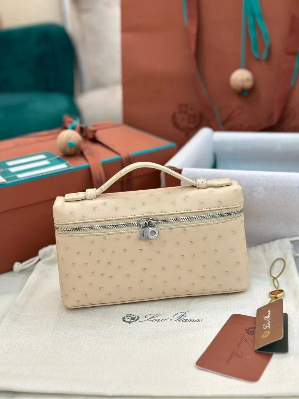 LORO PIANA L19 EXTRA POCKET 鴕鳥皮手袋 淺米色6.pic
