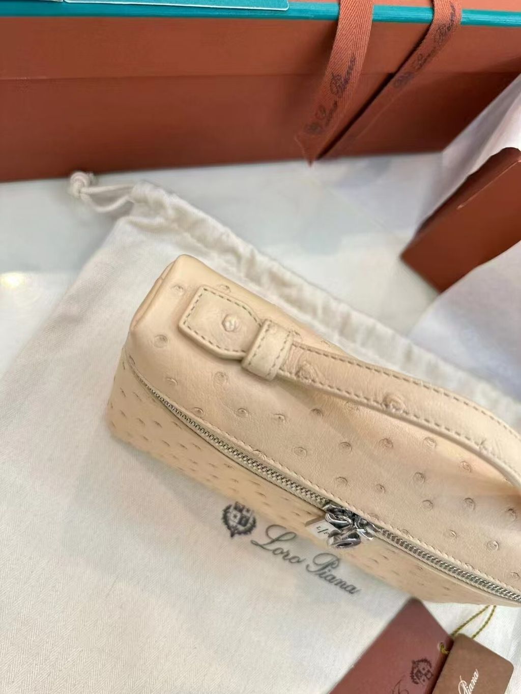 LORO PIANA L19 EXTRA POCKET 鴕鳥皮手袋 淺米色4.pic