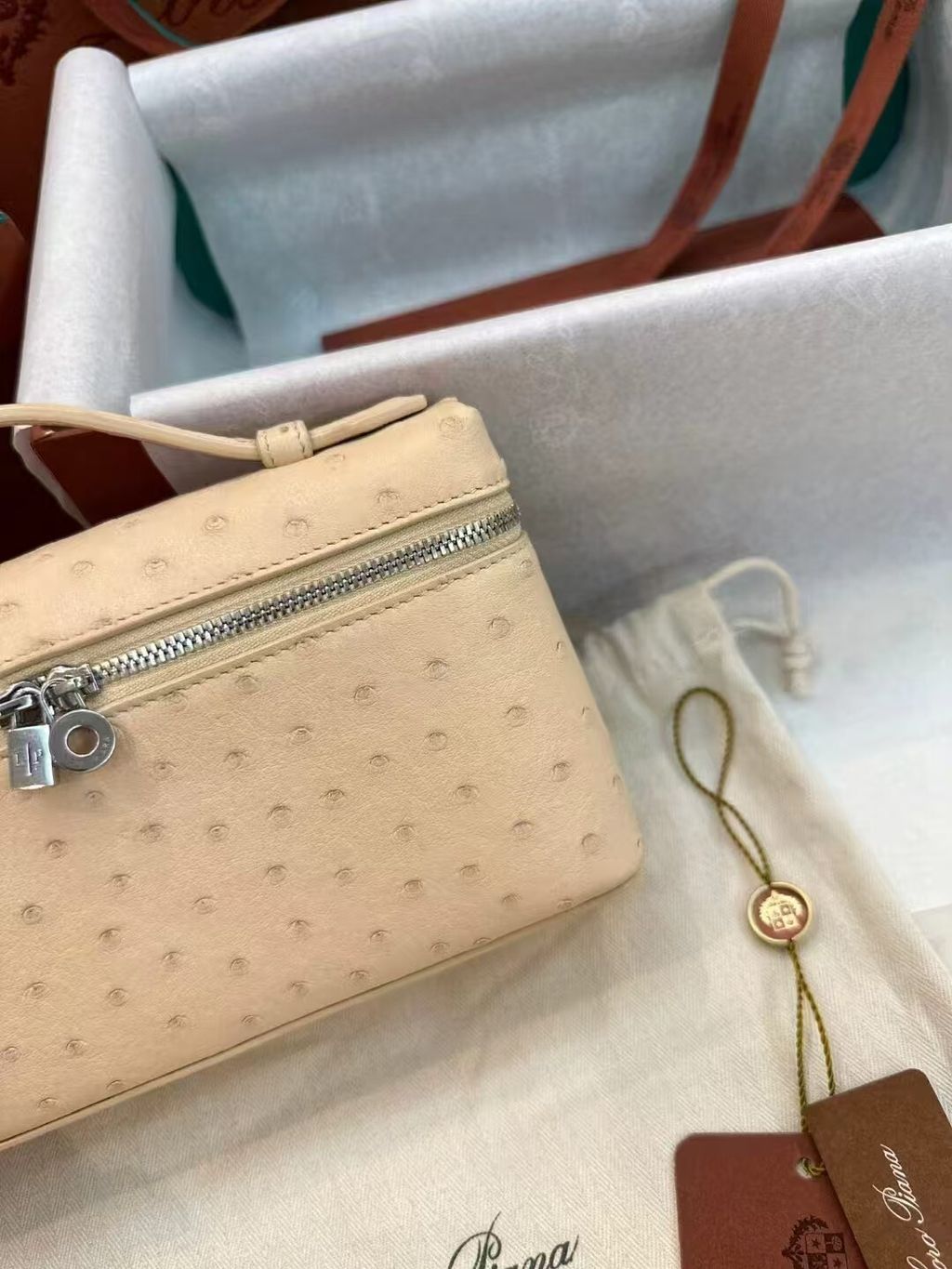 LORO PIANA L19 EXTRA POCKET 鴕鳥皮手袋 淺米色1.pic