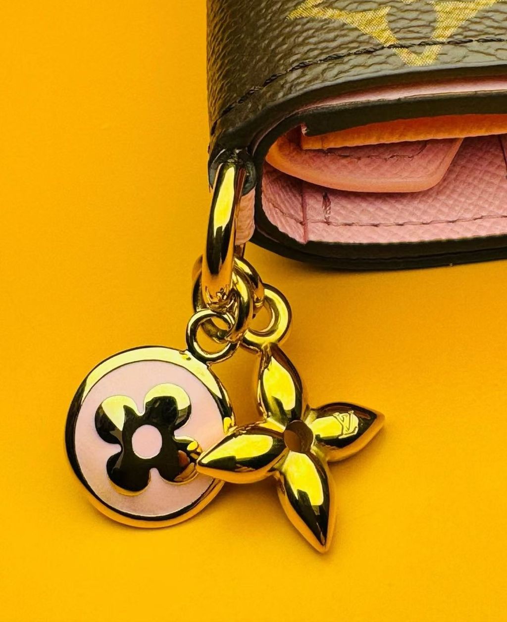 LV CHARMS 短夾錢包 M147187