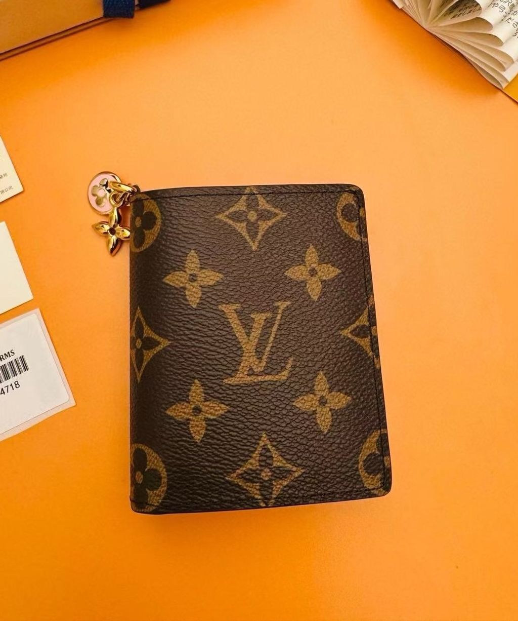 LV CHARMS 短夾錢包 M147189