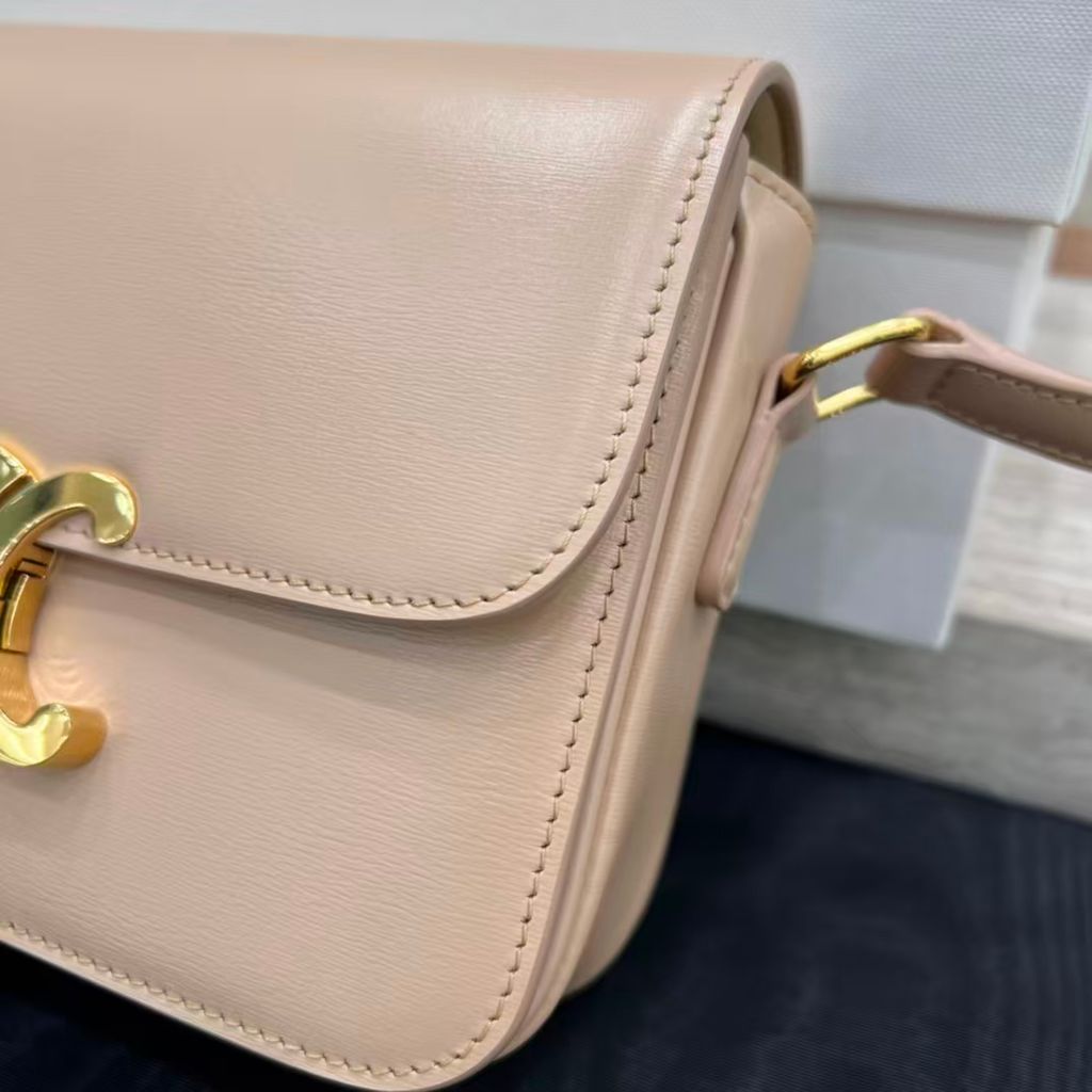 249401758015012_.pic