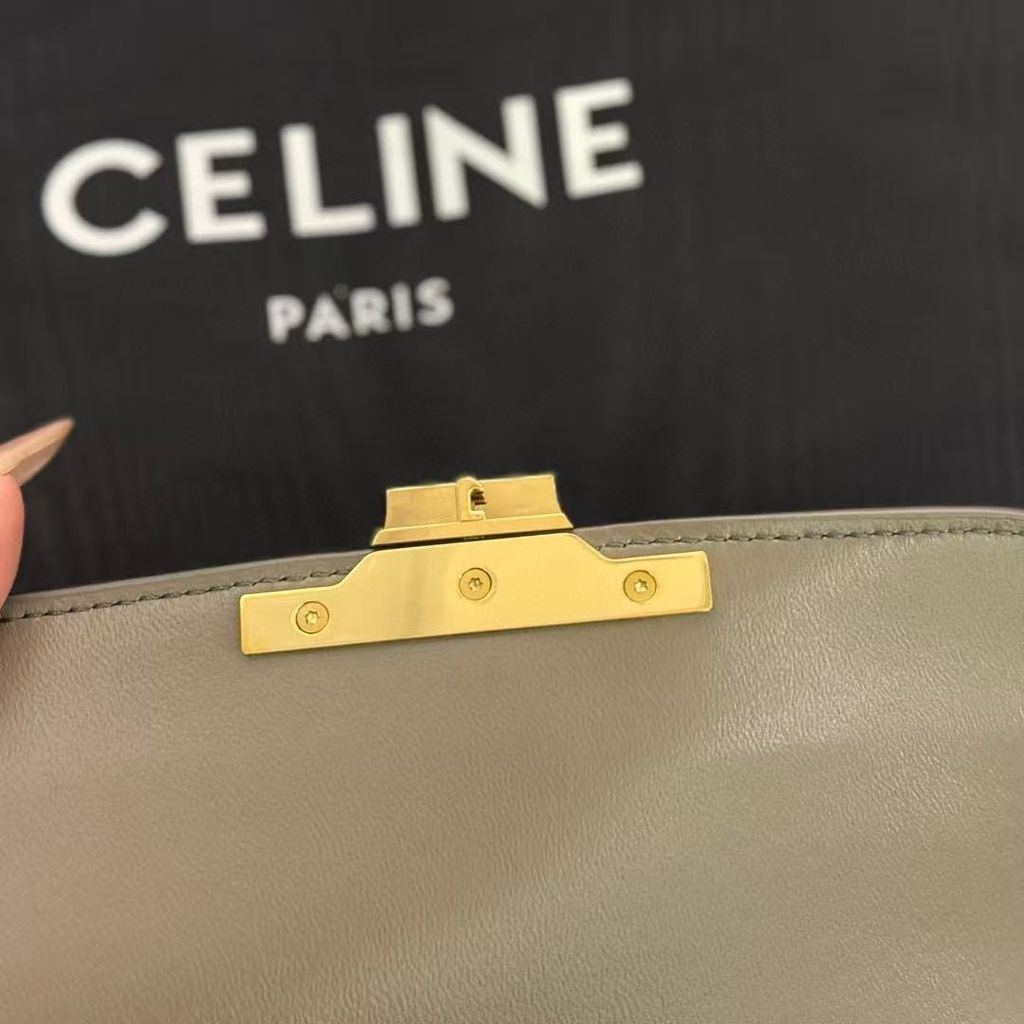 CELINE TEEN TRIOMPHE 亮澤牛皮革手袋1