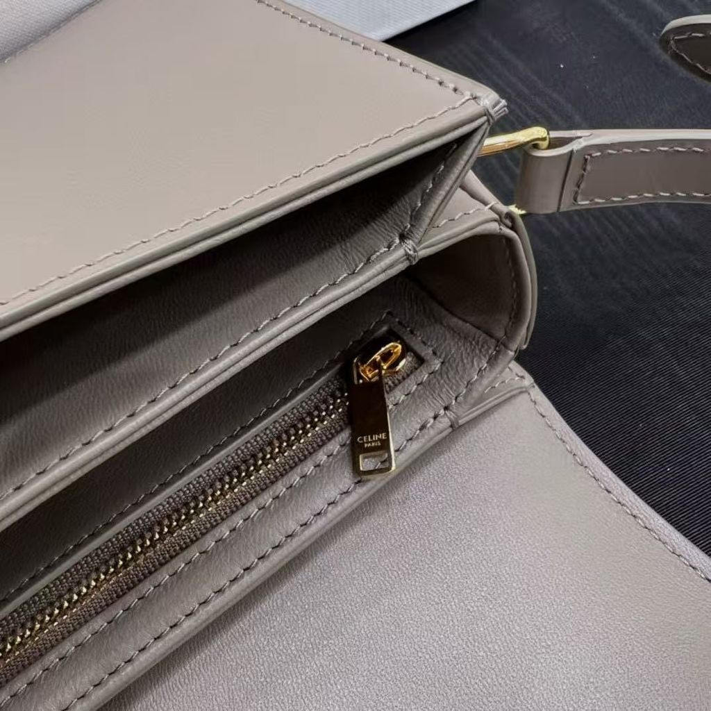 CELINE TEEN TRIOMPHE 亮澤牛皮革手袋2