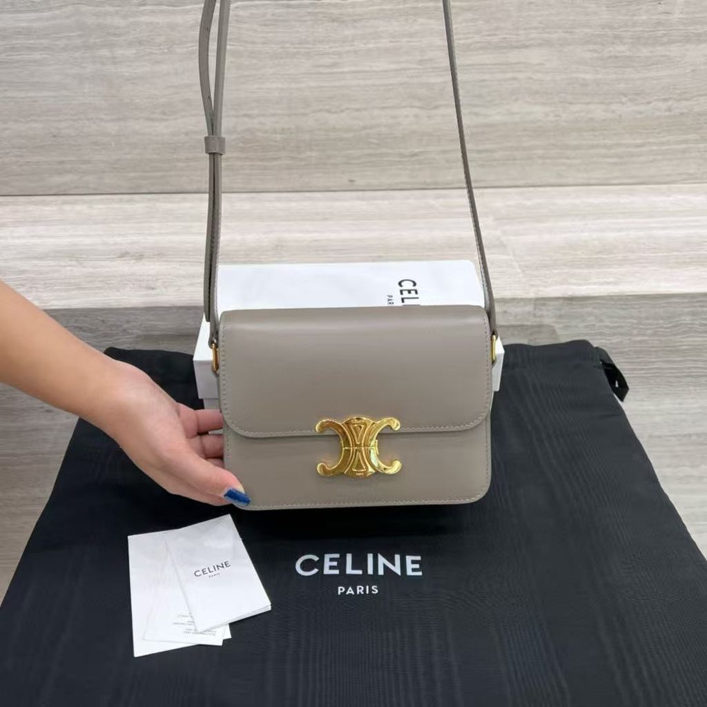CELINE TEEN TRIOMPHE 亮澤牛皮革手袋3