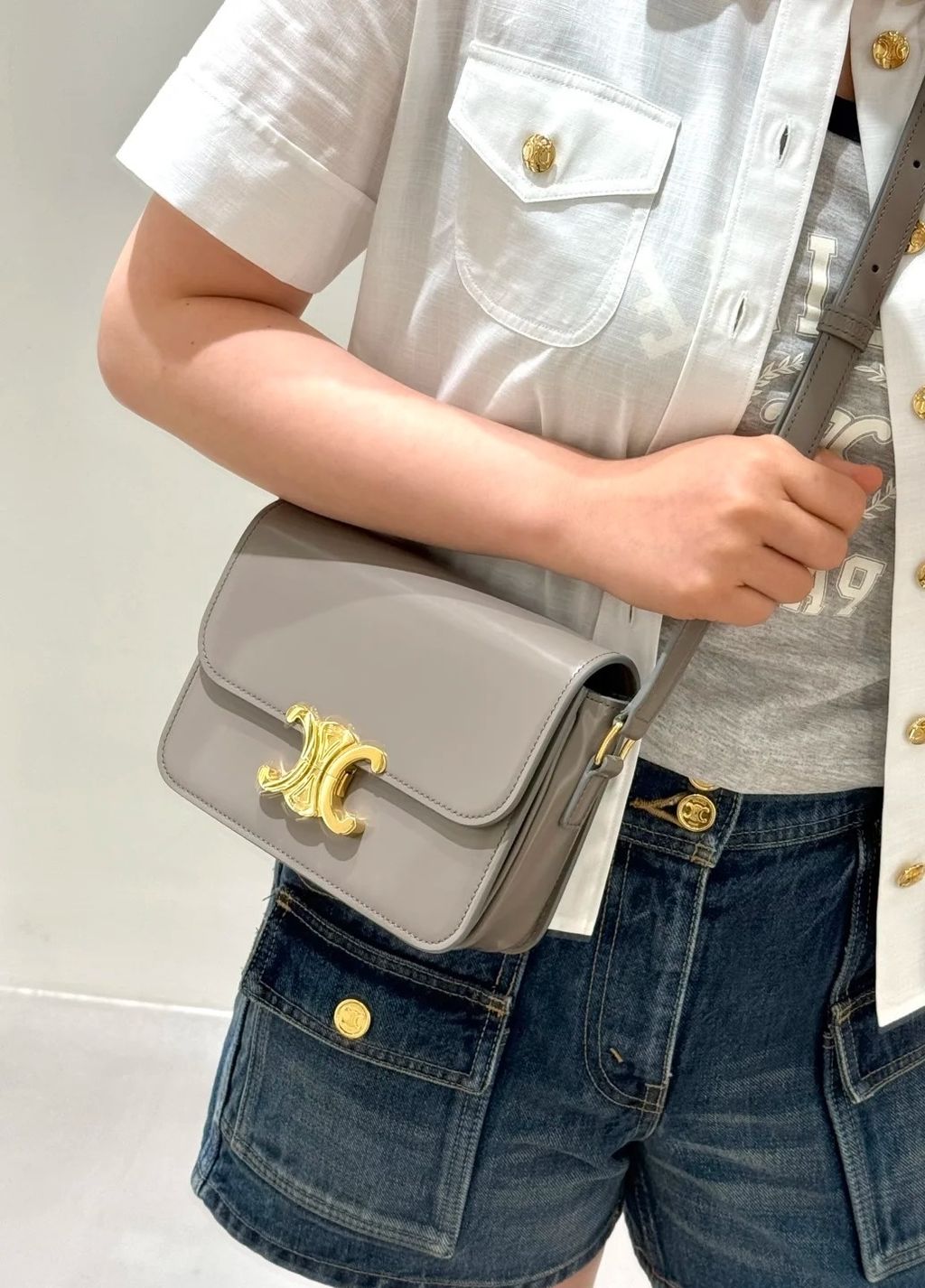 CELINE TEEN TRIOMPHE 亮澤牛皮革手袋3