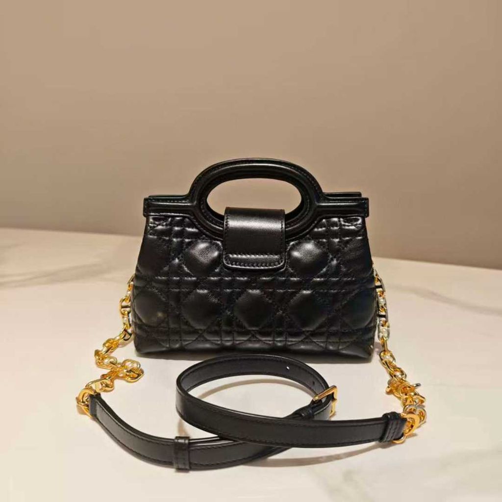 Annab   🍓 2025-10-10 14.00.01