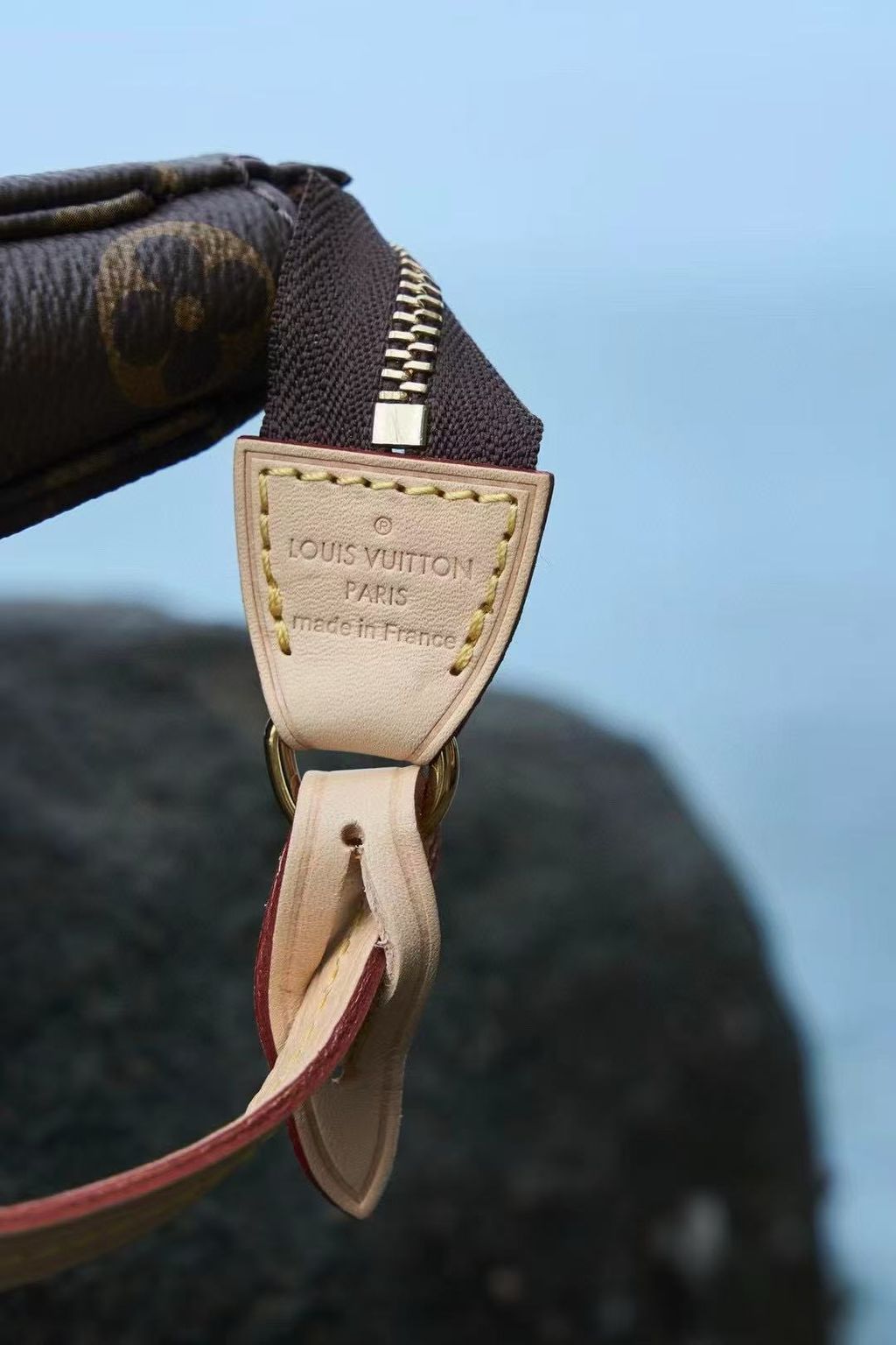 LV POCHETTE ACCESSOIRES 大麻將腋下包 M407127.pic