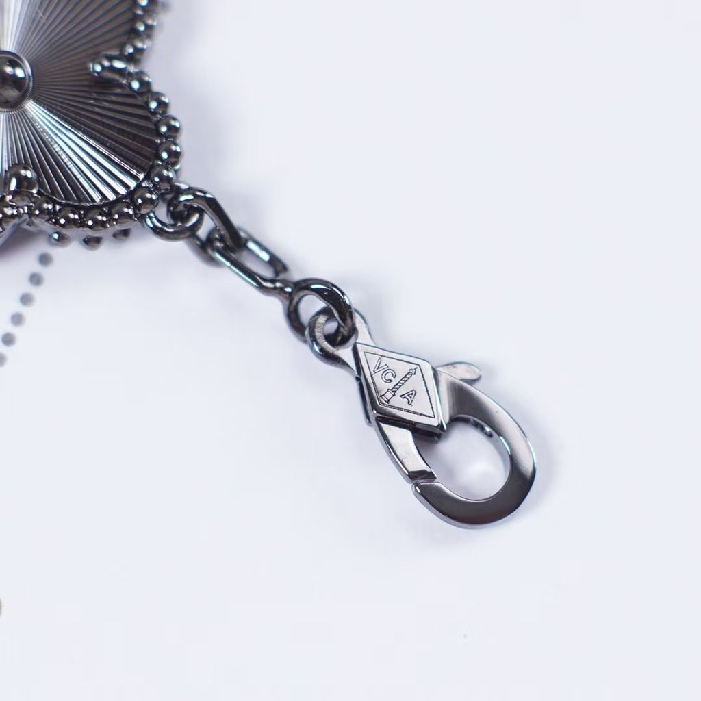 VCA VINTAGE ALHAMBRA 5枚四葉幸運圖騰手鍊 黑武士5.pic