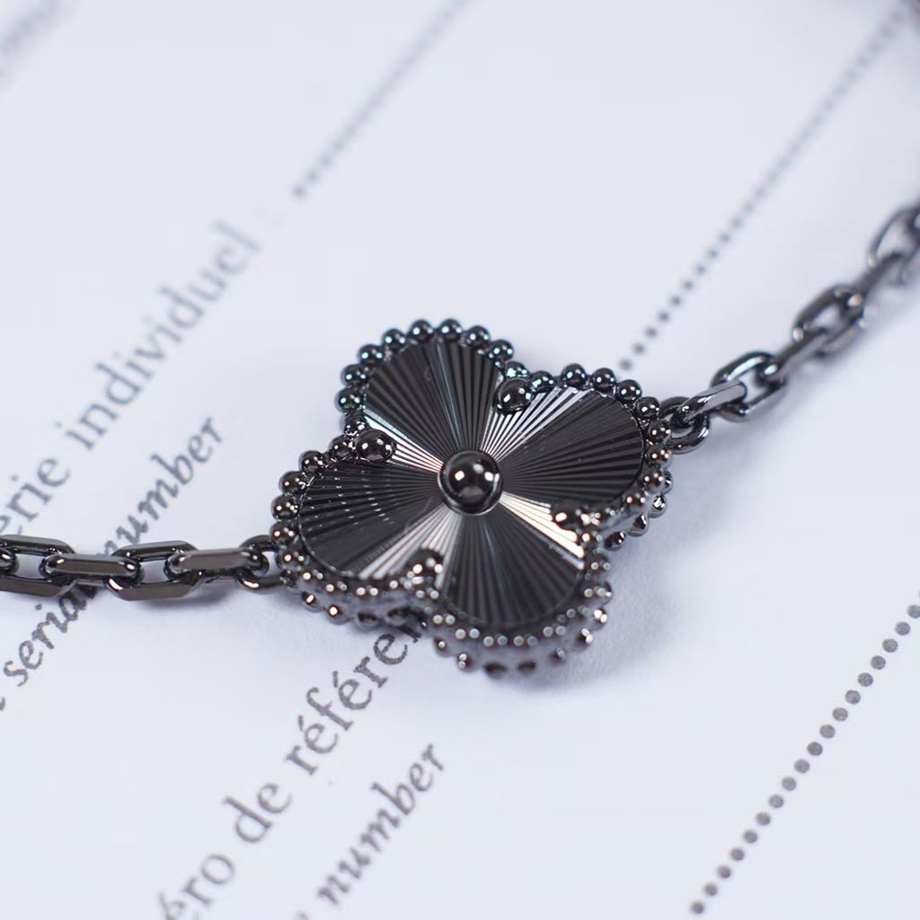 VCA VINTAGE ALHAMBRA 5枚四葉幸運圖騰手鍊 黑武士3.pic