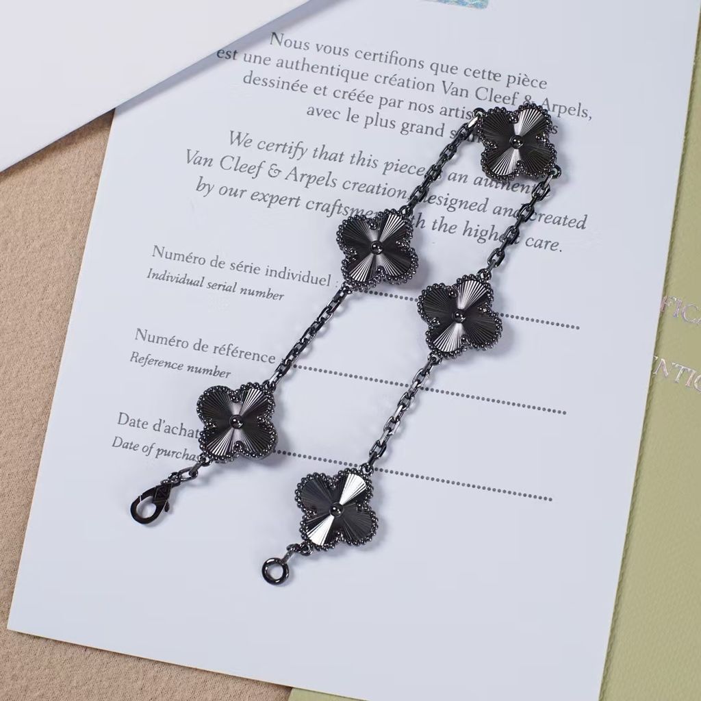 VCA VINTAGE ALHAMBRA 5枚四葉幸運圖騰手鍊 黑武士1.pic