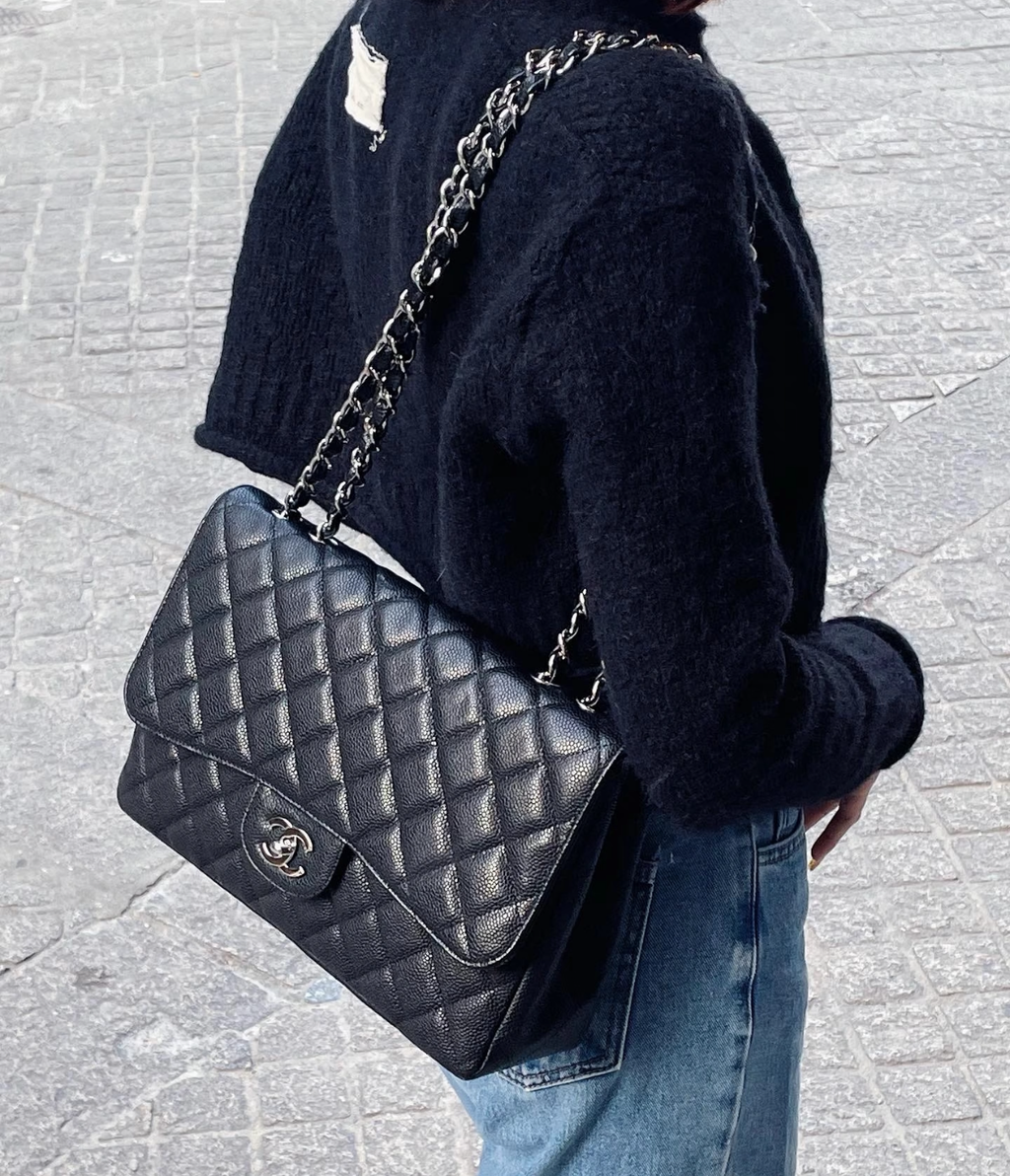 CHANEL 11.12 JUMBO 黑色牛皮經典口蓋包 CF30CM6