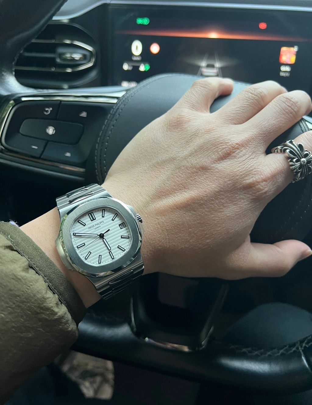 PATEK PHILIPPE 雪山白 鸚鵡螺1