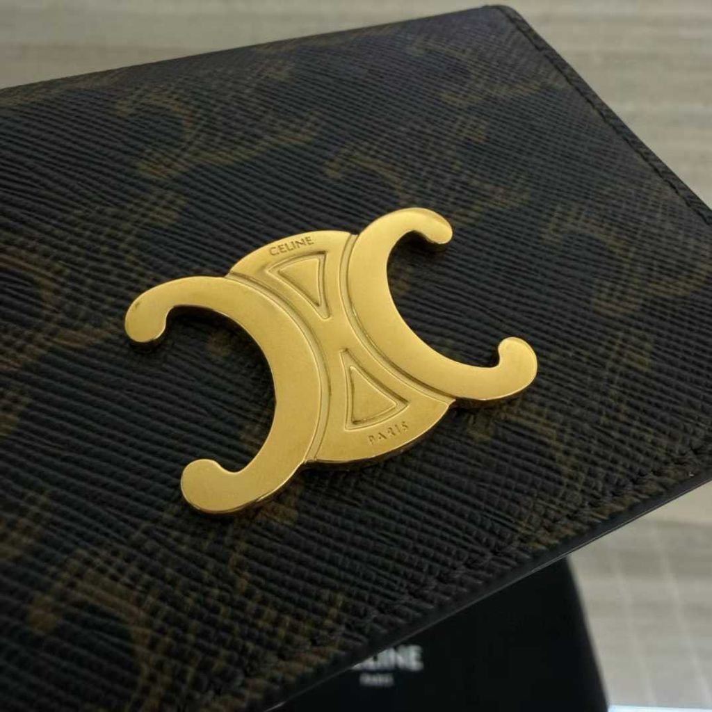 Annab   🍓 2025-11-11 10.59.34