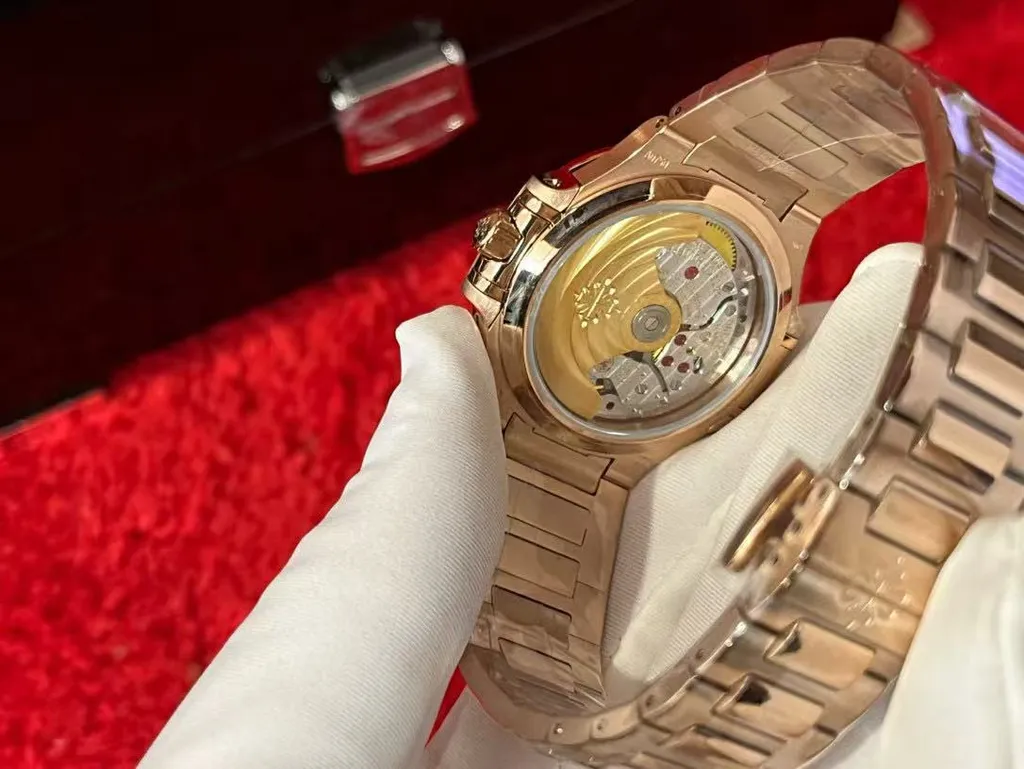 PATEK PHILIPPE NAUTILUS 鸚鵡螺 7118:1R 玫瑰金白盤4.pic