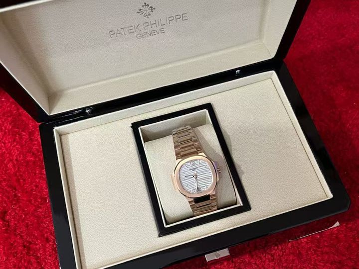 PATEK PHILIPPE NAUTILUS 鸚鵡螺 7118:1R 玫瑰金白盤8.pic