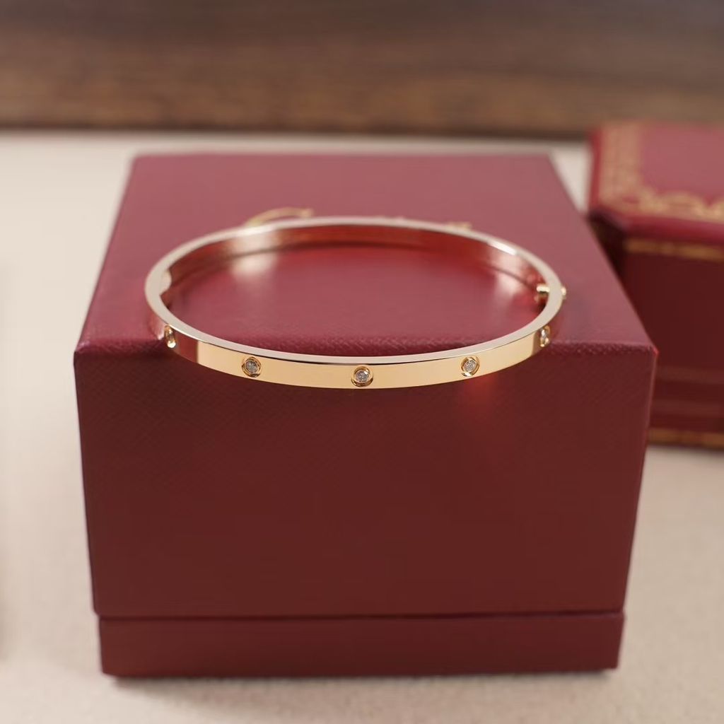 8733b4fc4c4282c61c0fa2f79eb33043 3