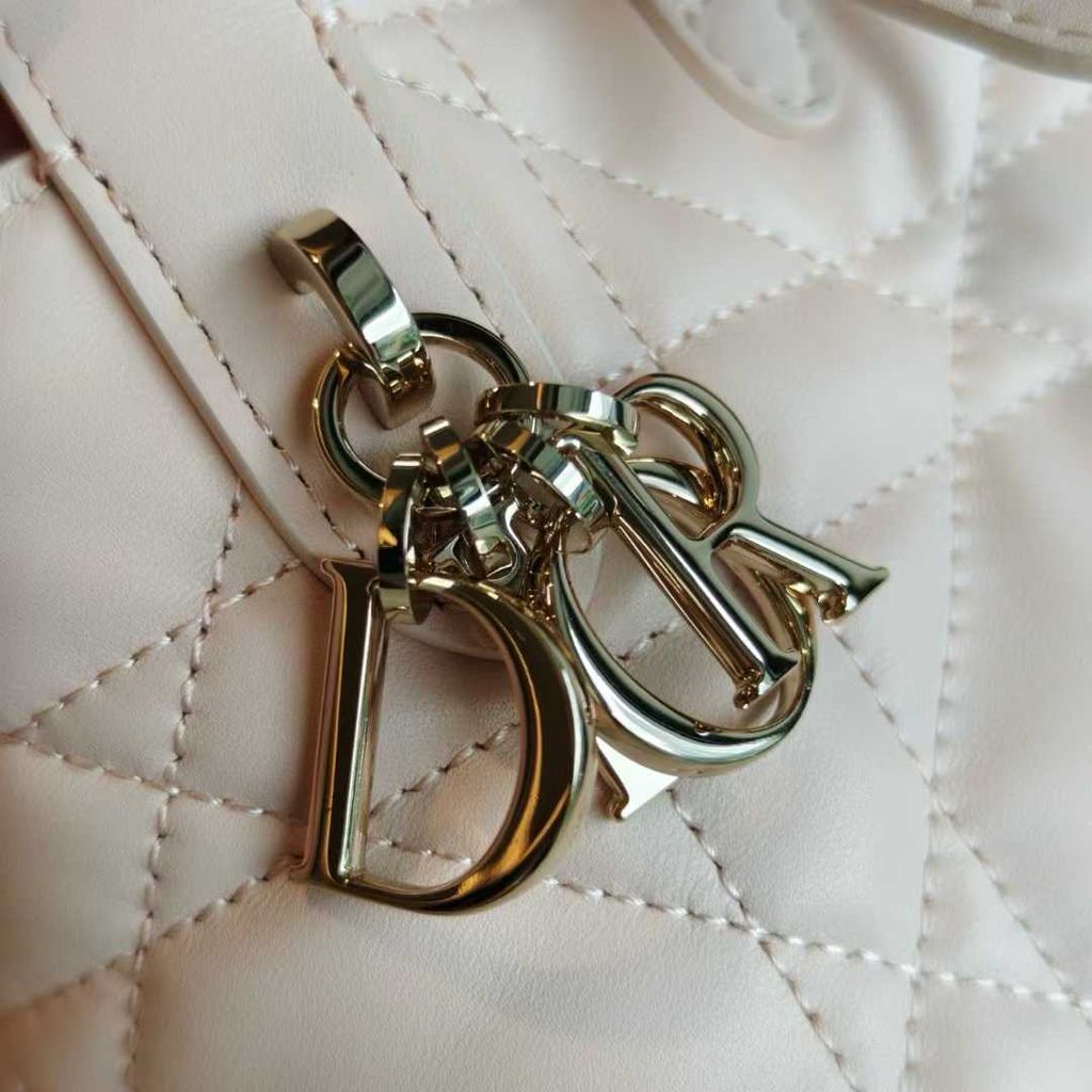 Annab   🍓 2025-12-12 17.04.11