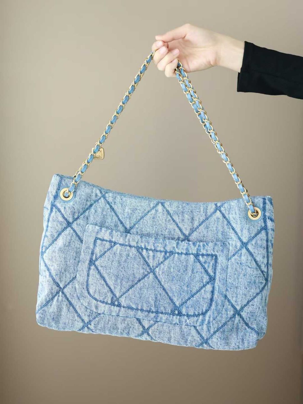 Annab   🍓 2025-12-12 16.00.51