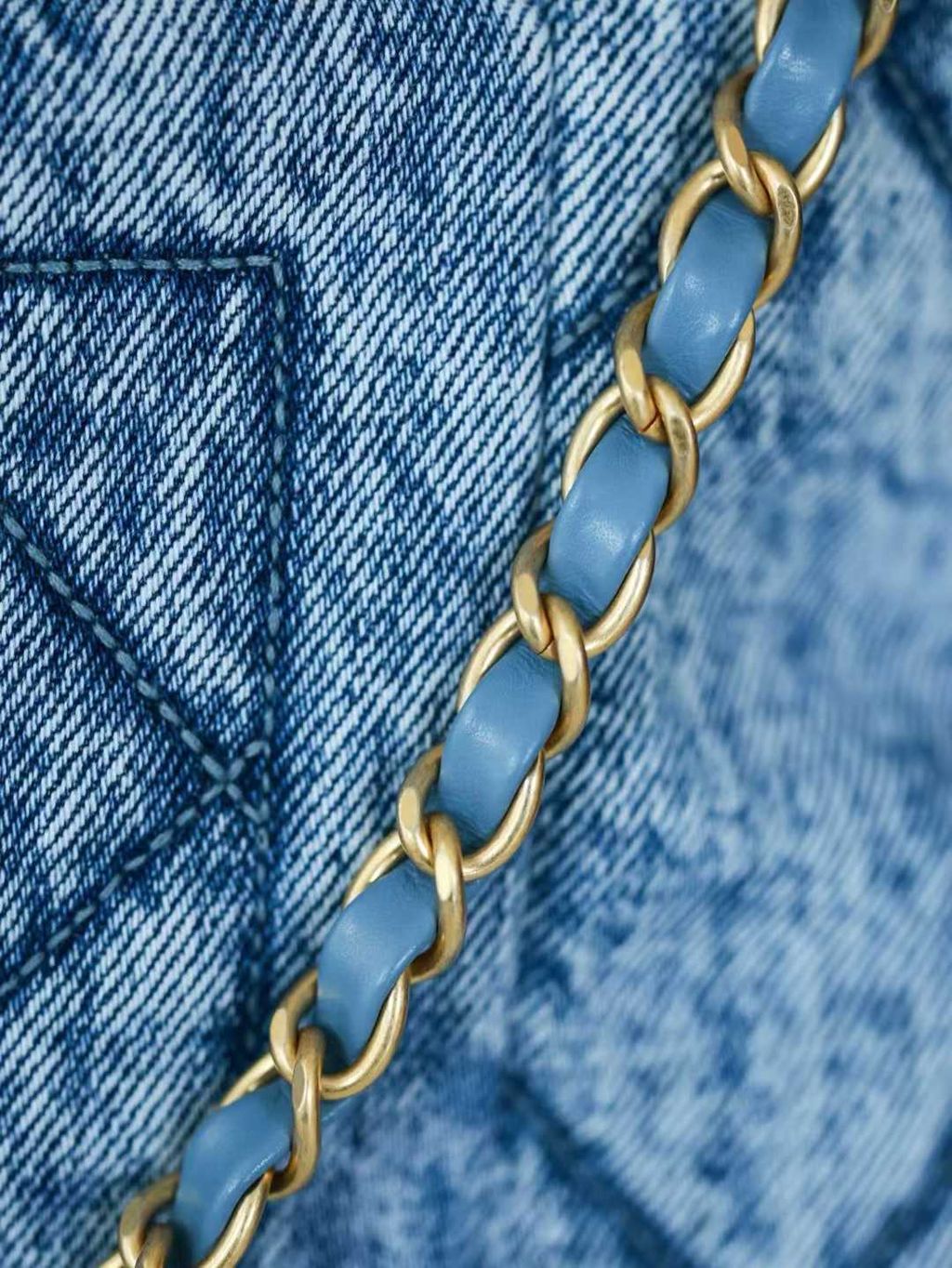 Annab   🍓 2025-12-12 16.00.55