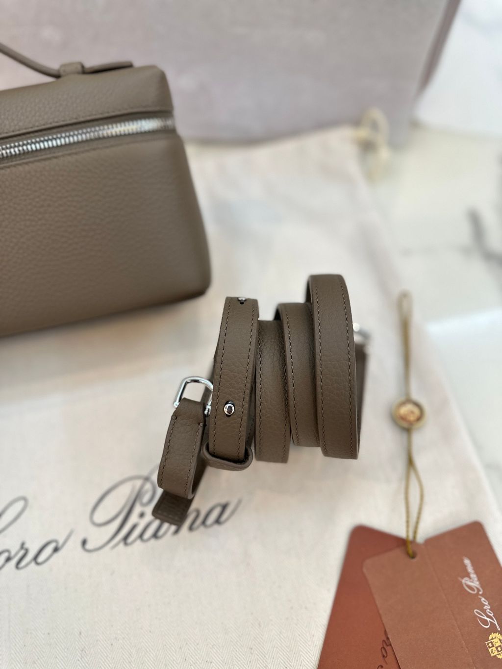 LORO PIANA L19 EXTRA POCKET 大象灰手袋4