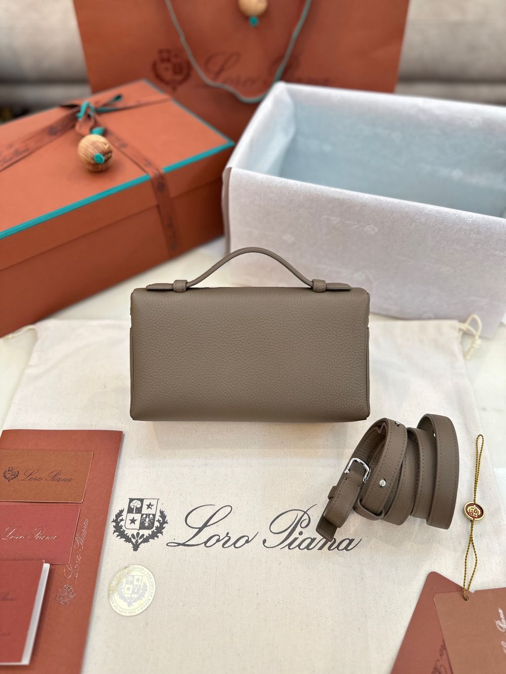 LORO PIANA L19 EXTRA POCKET 大象灰手袋8