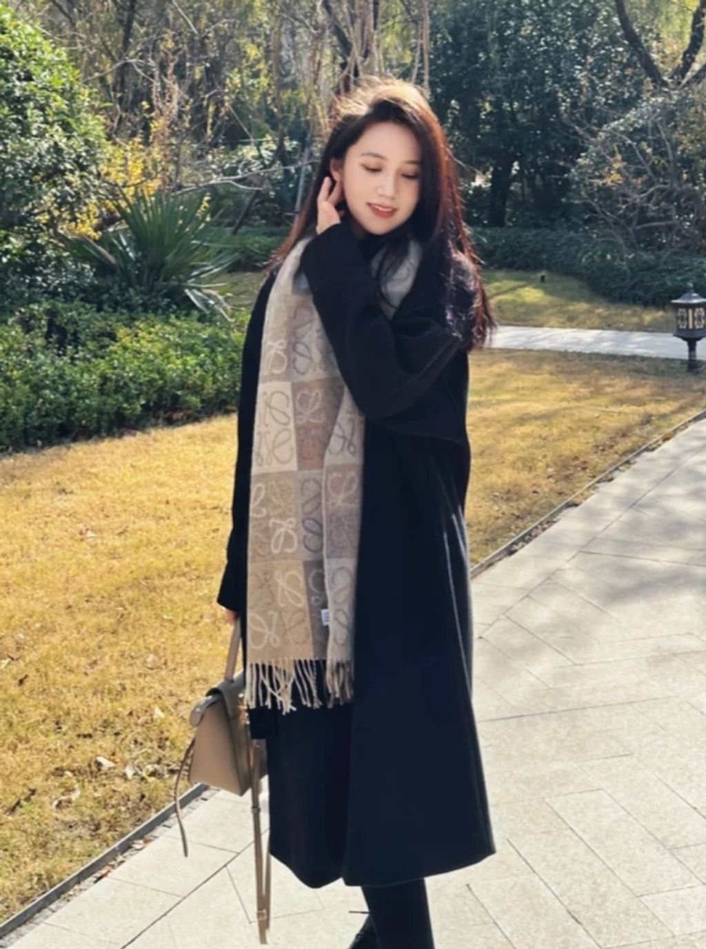 Loewe罗意威秋冬最氛围感的围巾🧣_2_露露33_来自小红书网页版