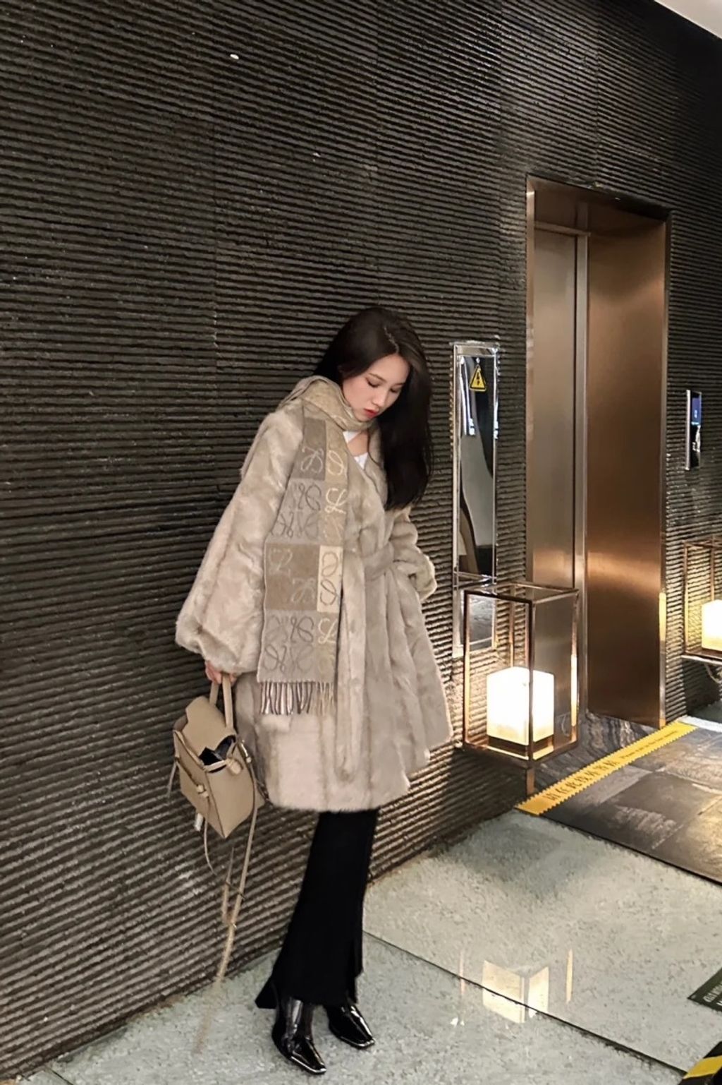 Loewe罗意威秋冬最氛围感的围巾🧣_4_露露33_来自小红书网页版