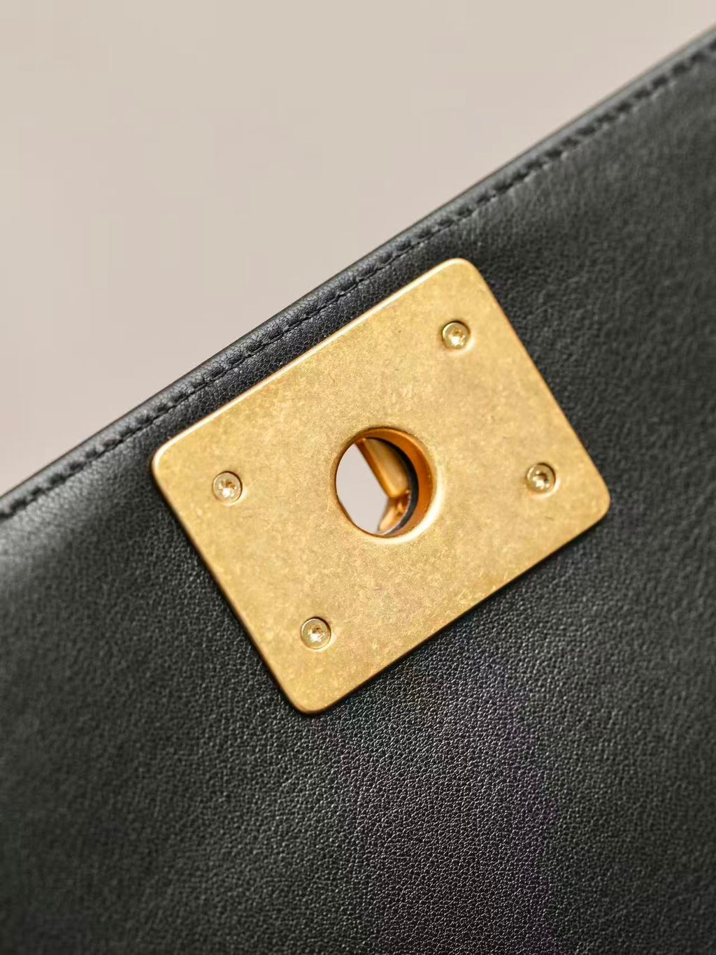 CHANEL LE BOY 經典牛皮口蓋包16