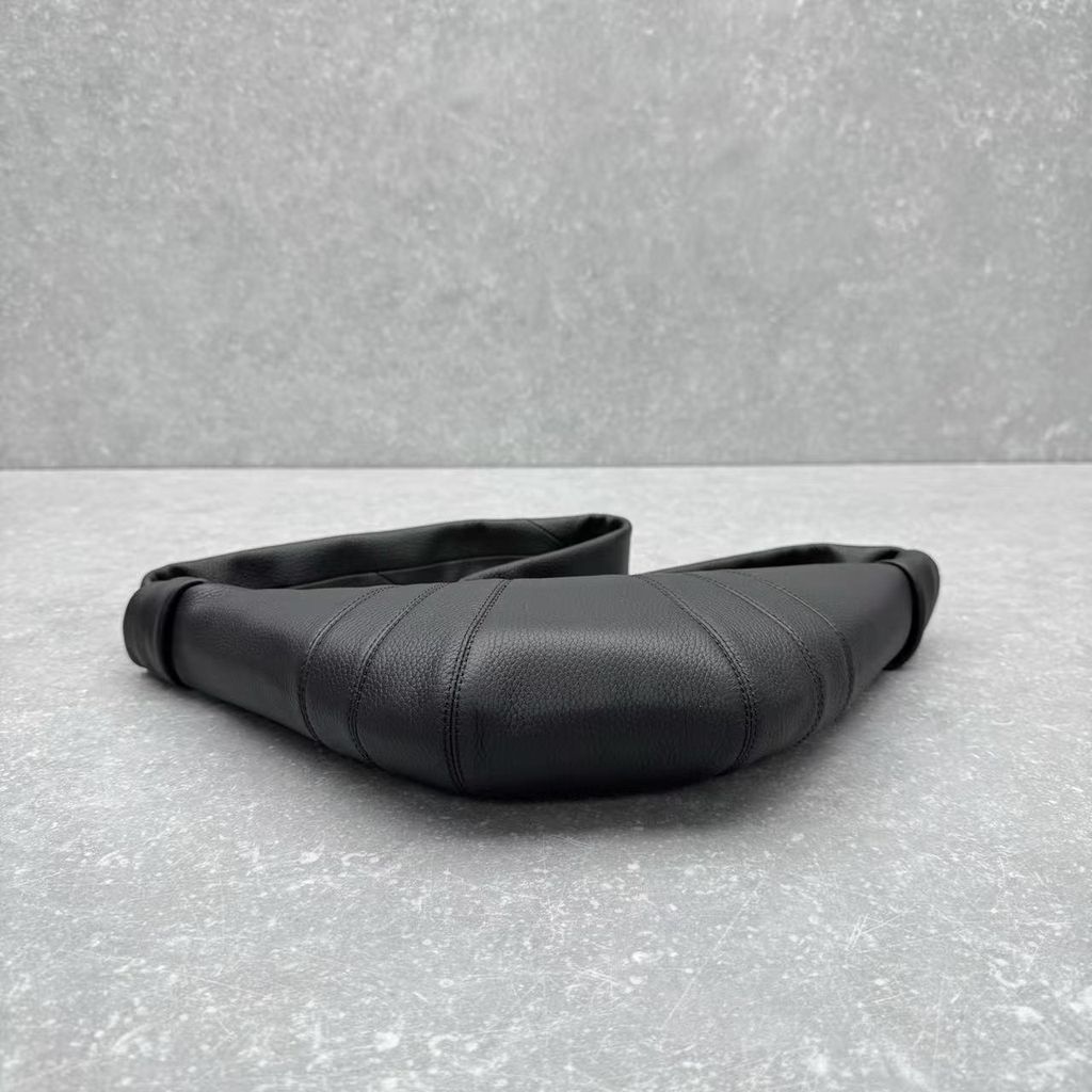 LEMAIRE 牛皮 牛角包 深巧克力色2