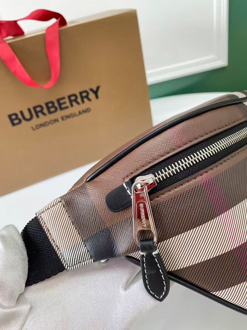 BURBERRY CASON PVC格纹腰包 深樺木棕色5