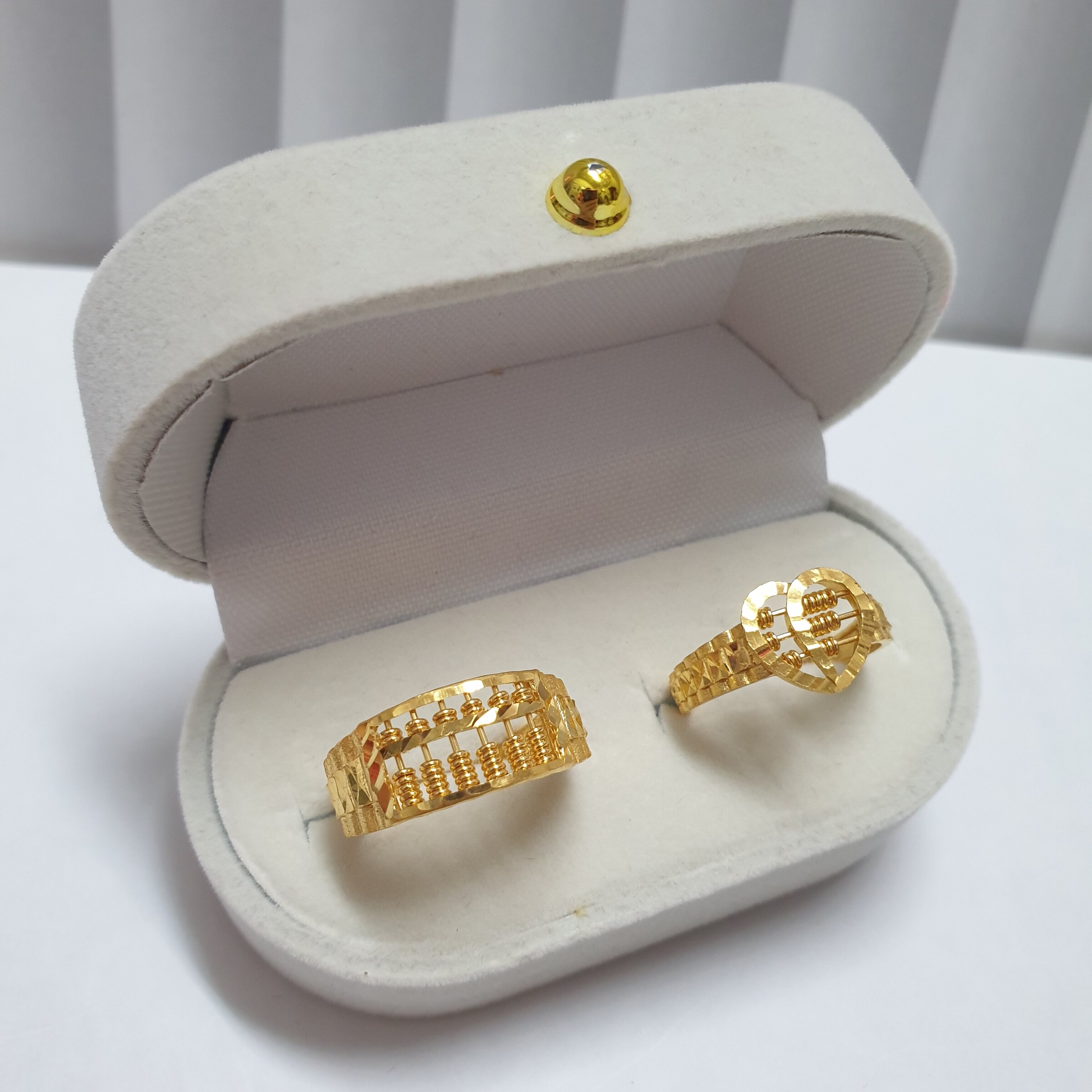 Abacus Ring