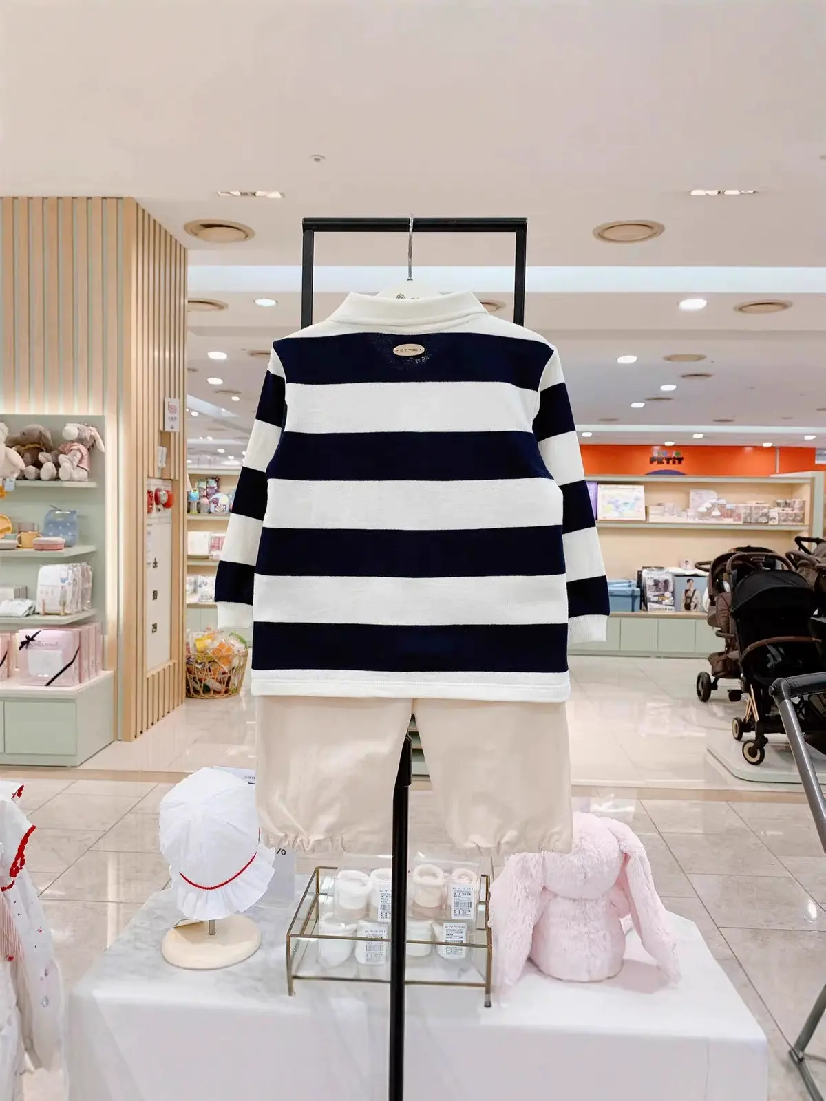 O1CN012T3STE1kHPxBghw90_!!2215124814658-0-cib.jpg_