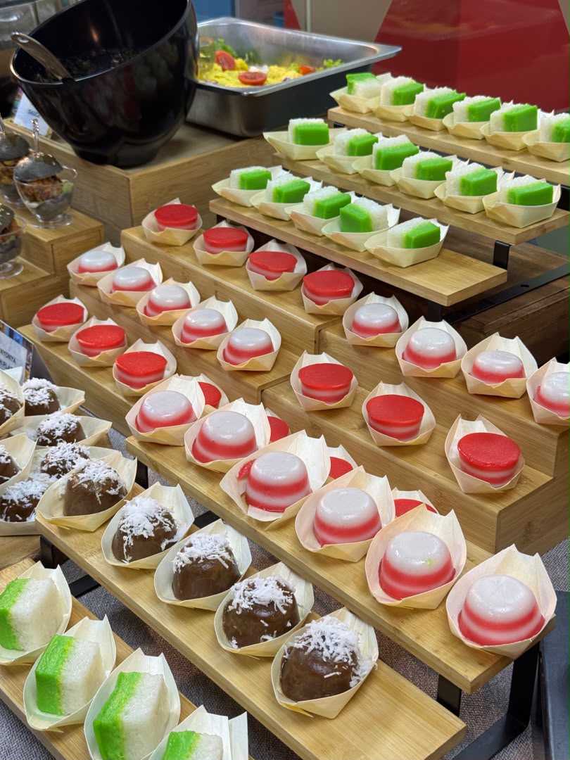Lux Catering canapé presentation