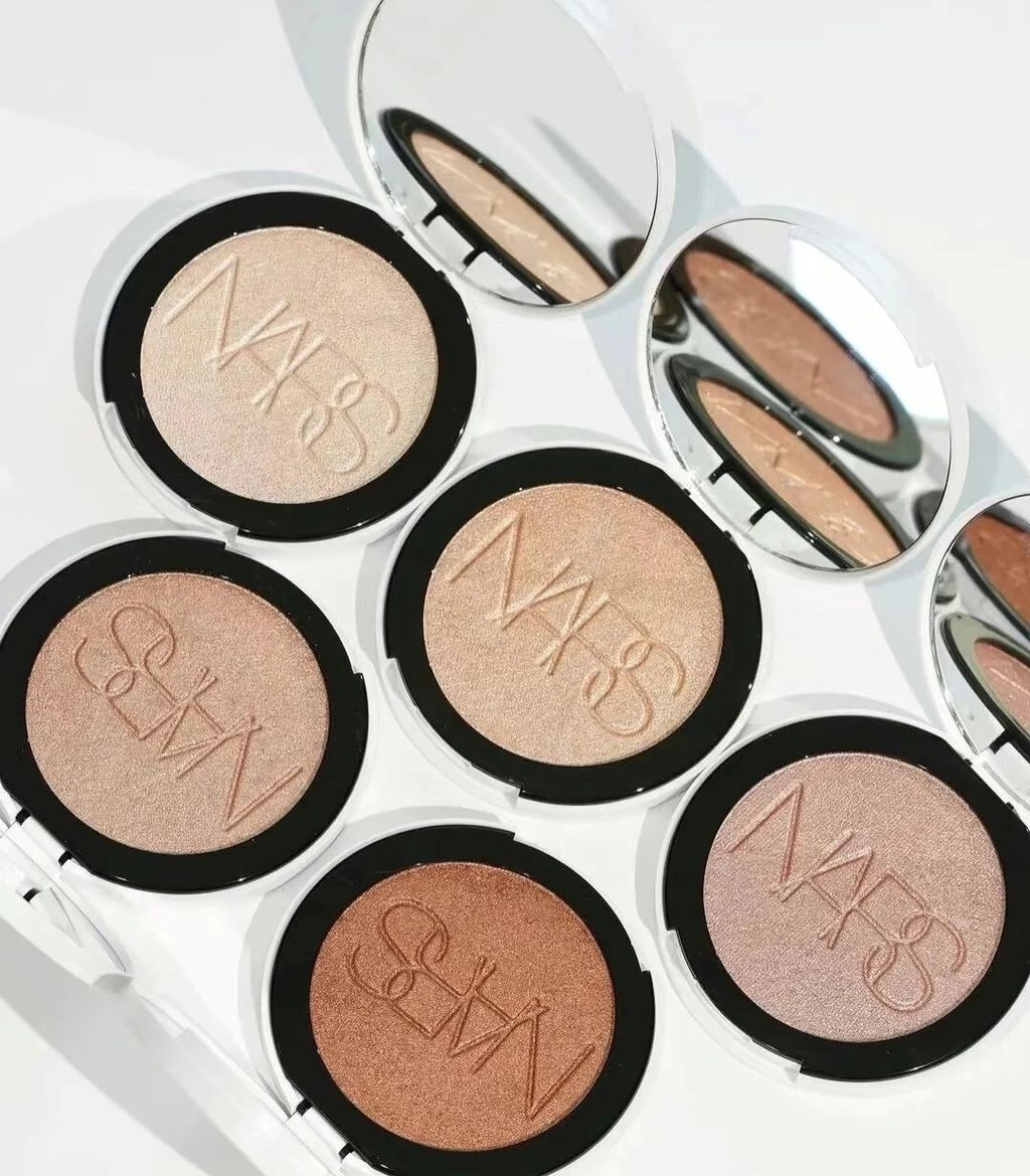 NARS新色号限定高光粉饼：星光与你同在_1_胡图图在德基NARS_来自小红书网页版