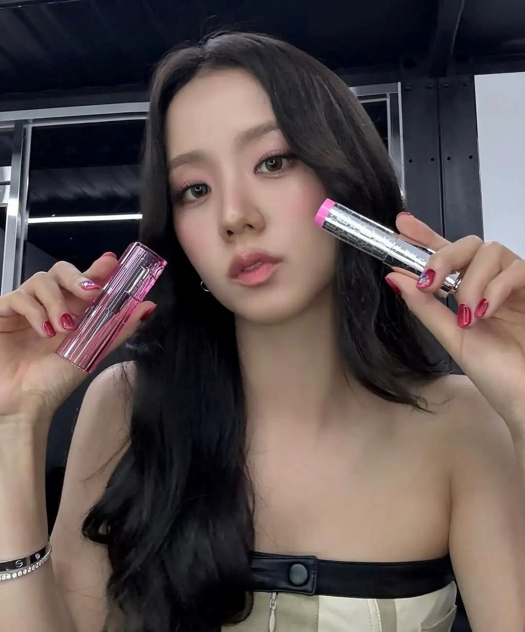 后台时刻,Dior Beauty 在闪耀💕_2_allaboutblackpink_来自小红书网页版