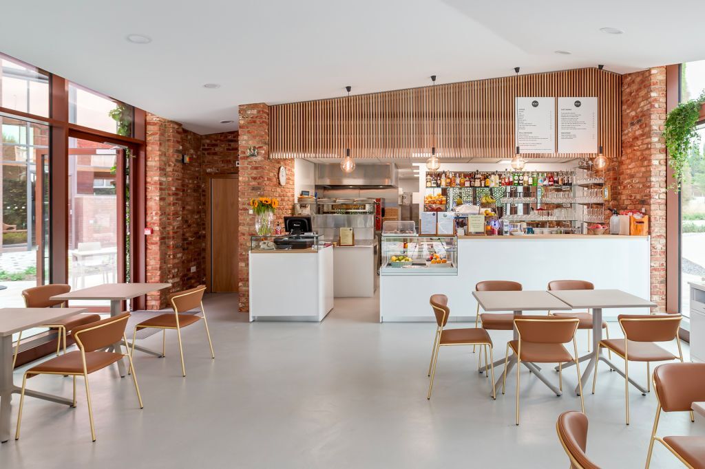 Dukes_Bar_Deli_01